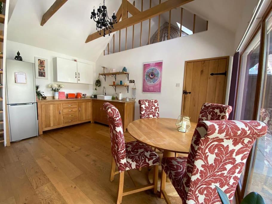 Appartement The Retreat, A Relaxing Getaway For Couples à Hambrook Extérieur photo