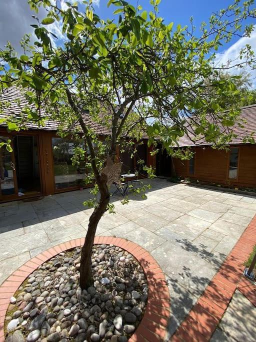 Appartement The Retreat, A Relaxing Getaway For Couples à Hambrook Extérieur photo